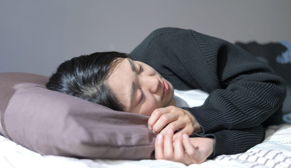 理想は7〜8時間。でも現実は6.4時間。この“1時間不足”が人生を変えている